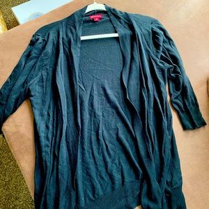 Quarter sleeve black sweater